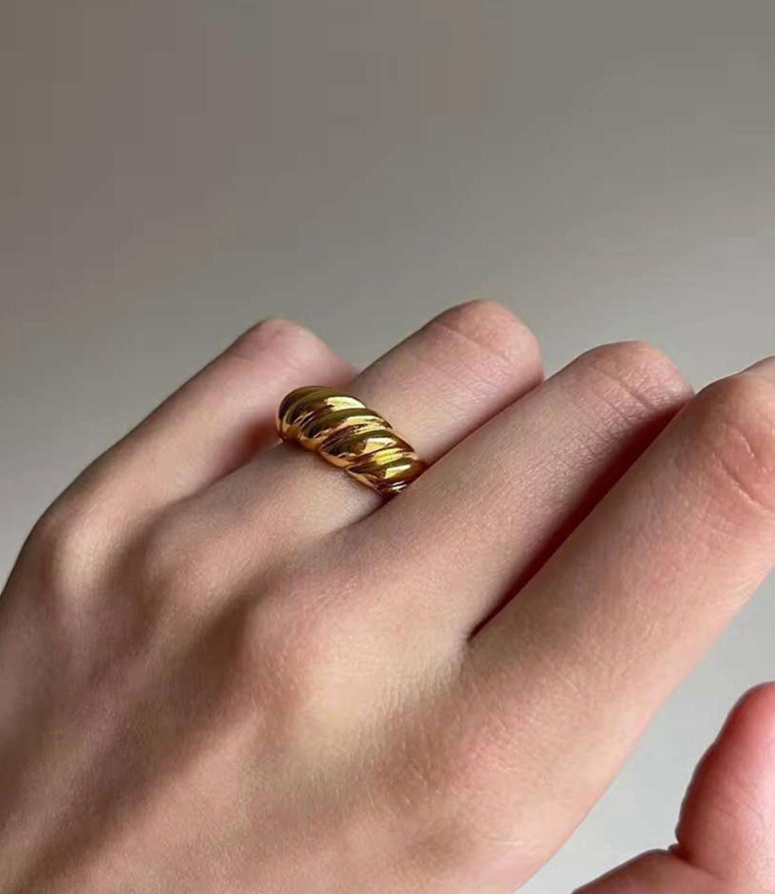 Swirl Bold Ring