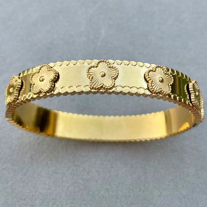 Luxe Bloom Gold Bracelet