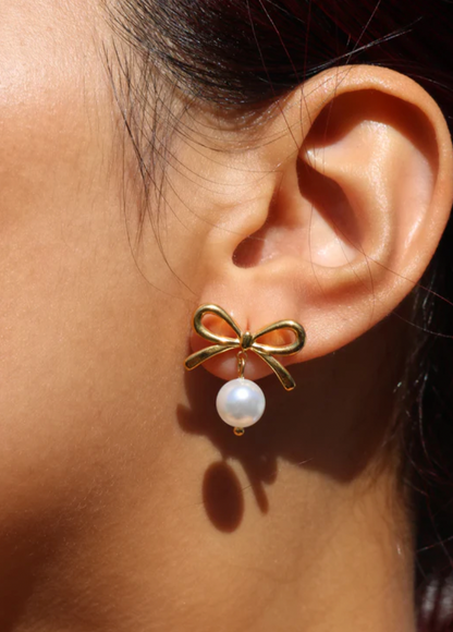 Bow Pearl Earring