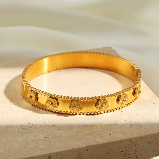 Luxe Bloom Gold Bracelet