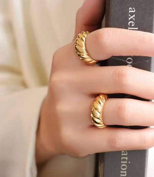 Swirl Bold Ring